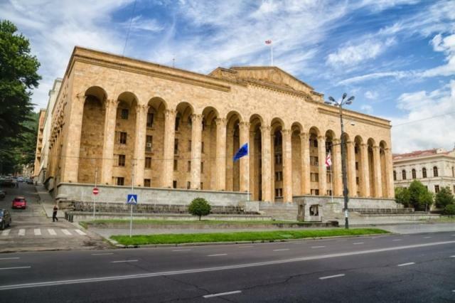 Parliament On Rustaveli Studio Tbilissi Extérieur photo
